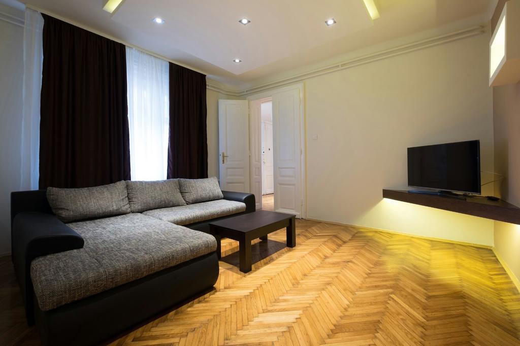 Central Apartments Belgrado Buitenkant foto