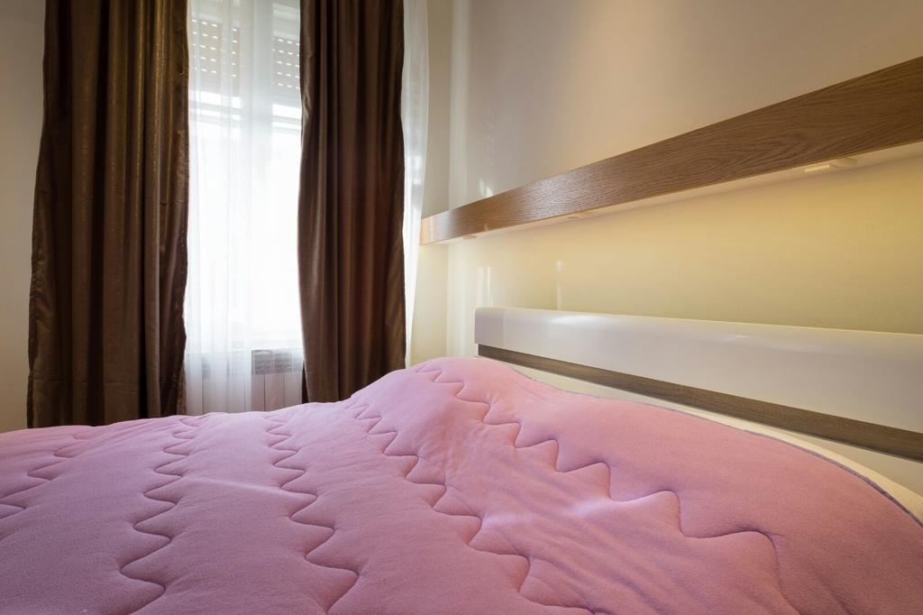 Central Apartments Belgrado Buitenkant foto